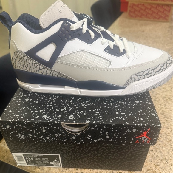 Jordan Sneakers White and navy blue